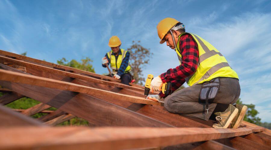 Professional Flat Roofing Installation services in Climbing Hill, IA